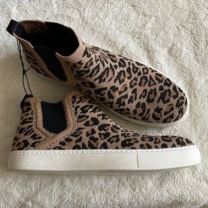 Cheetah, Time & Tru size 11